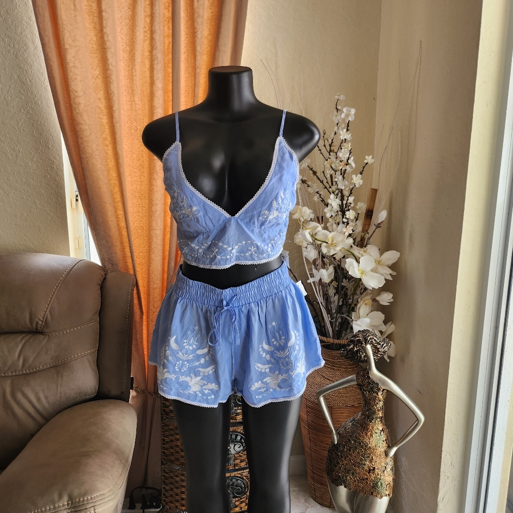 L'ATISTE Light Blue Embroidered Crop Top & Shorts Set